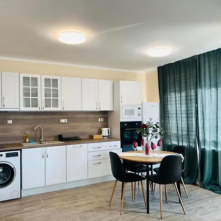 Strаwberry With Parking Place Apartament *